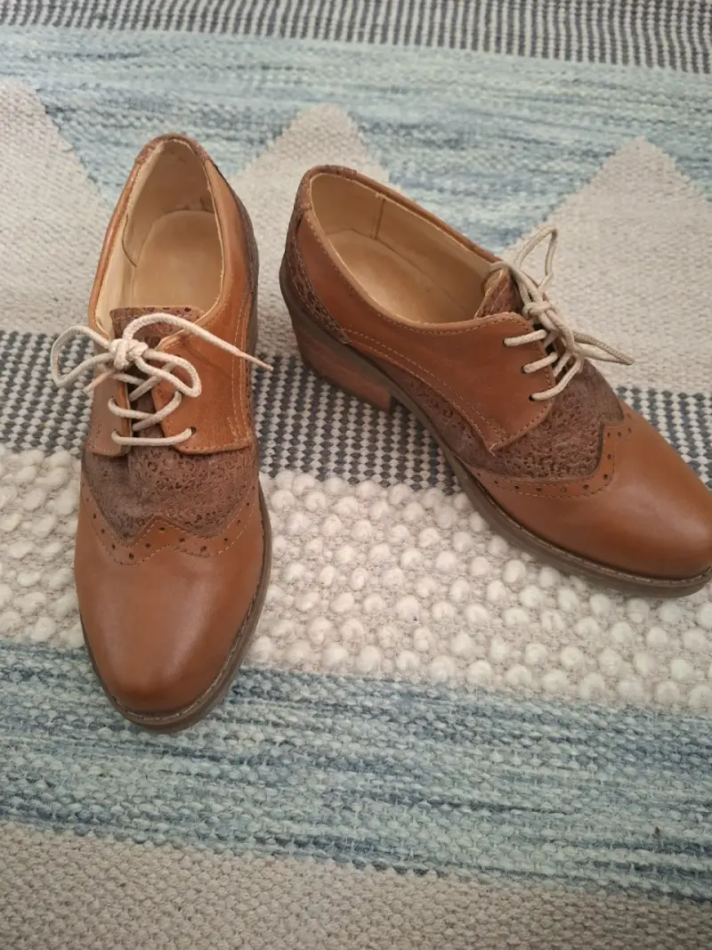 Zapatos formales café estilo brogue - 2