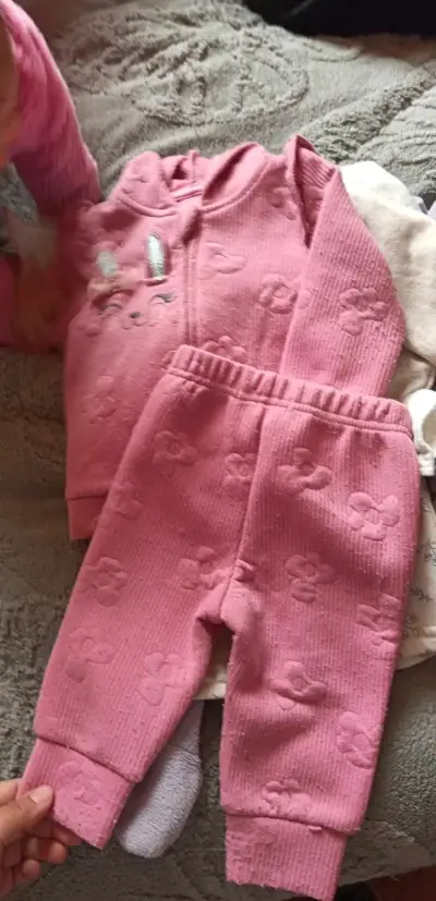 Ropita de bebe niña - miniatura 1