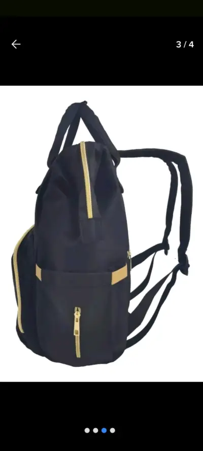 Mochila pañalera negra con cierre dorado - miniatura 3