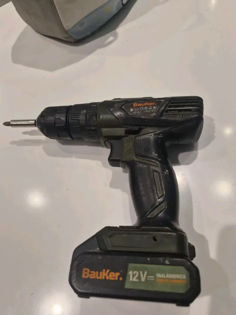 Taladro inalámbrico Bauker 12V