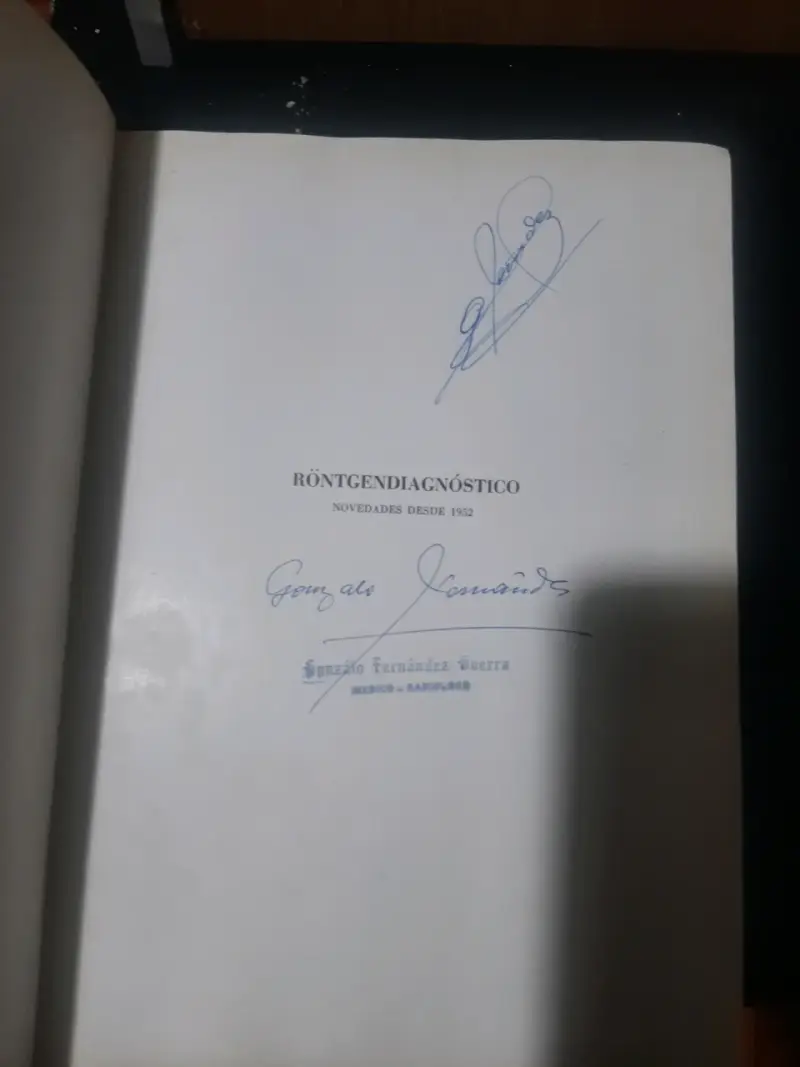 Libro Röntgendiagnóstico firmado - 1