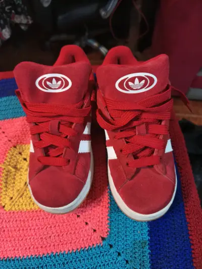 Zapatillas deportivas rojas - miniatura 1
