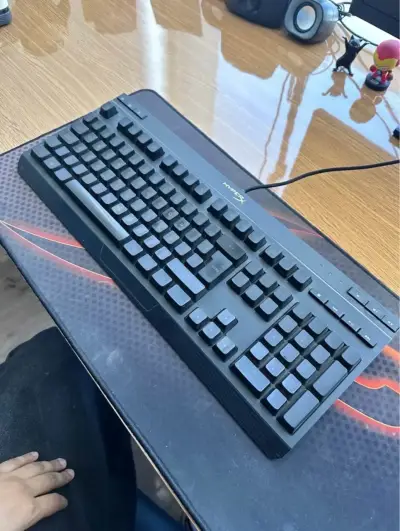 Teclado mecánico HyperX negro - miniatura 1