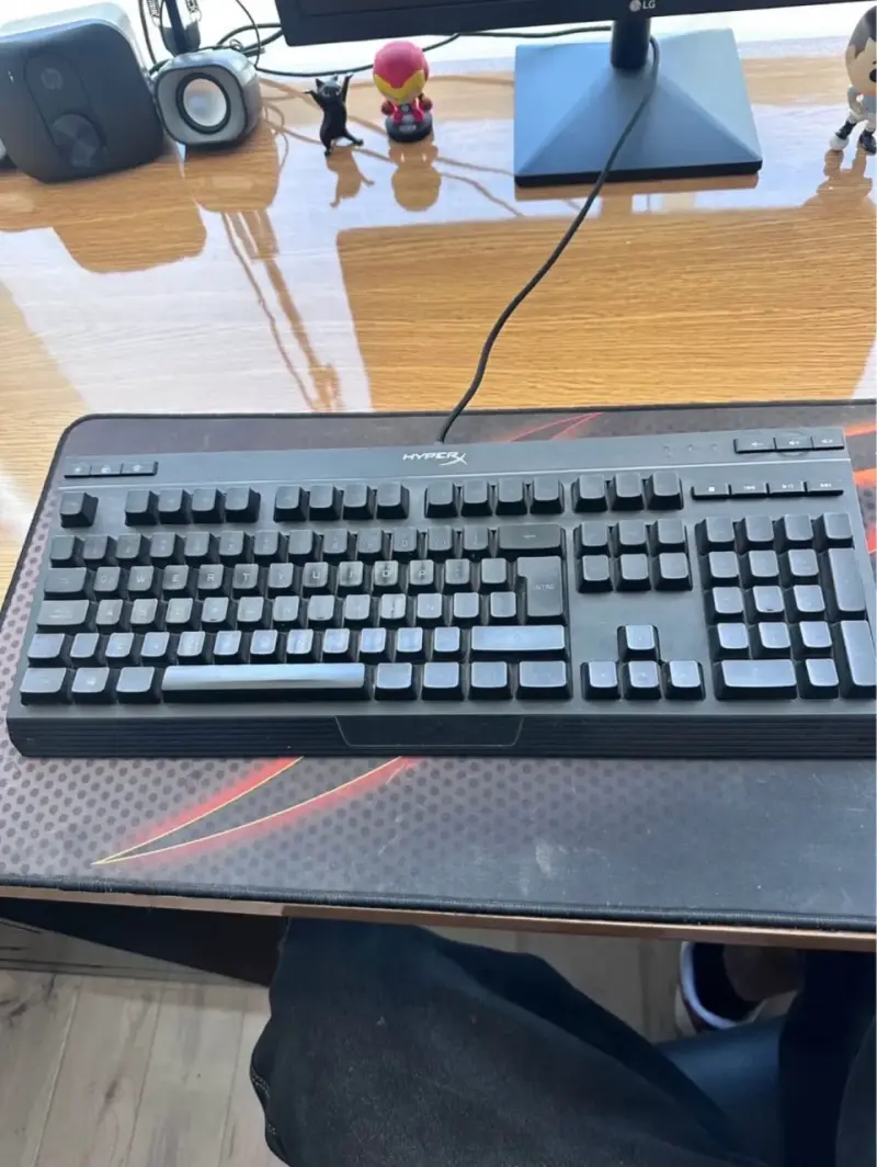 Teclado mecánico HyperX negro - 2