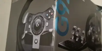 Volante y consola xbox one - miniatura 1
