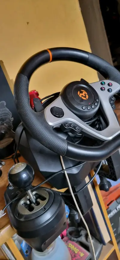 Volante y consola xbox one - miniatura 4