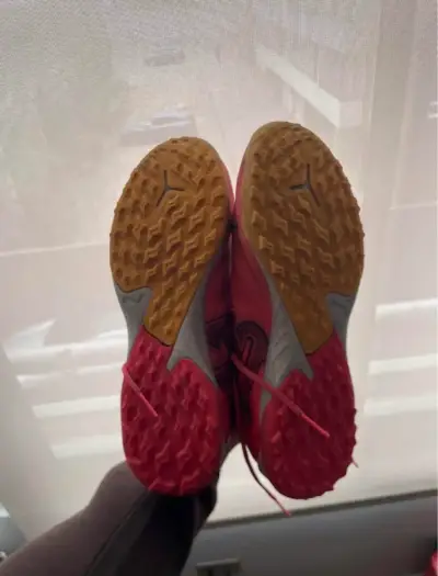 Zapatillas de fútbol rojas Puma - miniatura 2