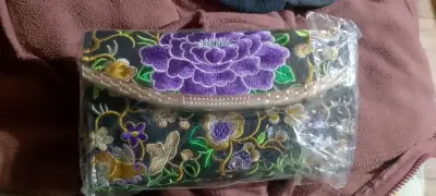 Cartera rosada elegante - miniatura 2