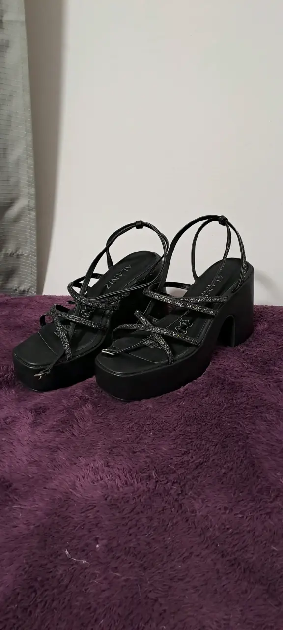Sandalias negras con plataforma - 2
