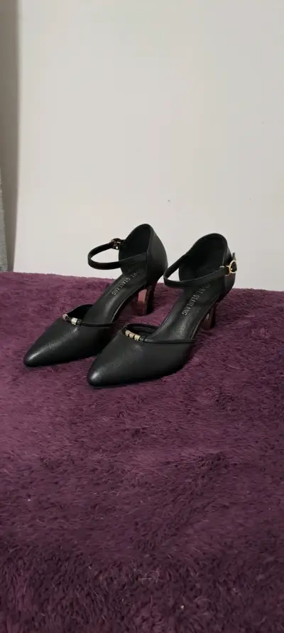 Tacones elegantes - miniatura 1