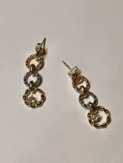 Aros dorados con circonitas, enchapadas en 3 oros - miniatura 1