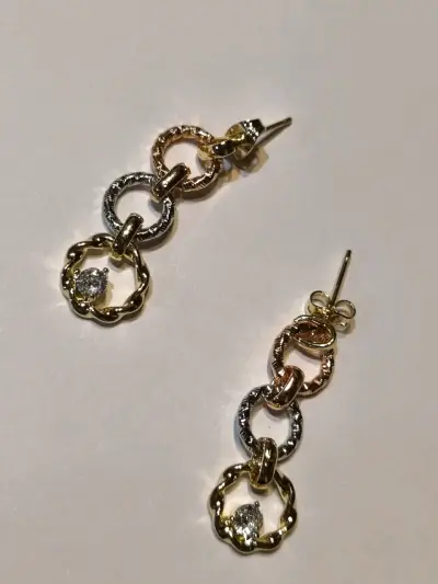 Aros dorados con circonitas, enchapadas en 3 oros - miniatura 2
