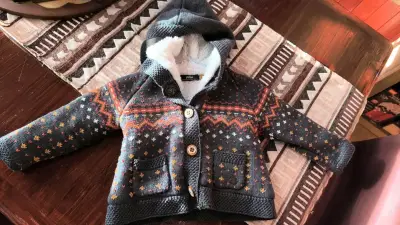 Hermosa ropa perfecta para el invierno de bebé. - miniatura 2