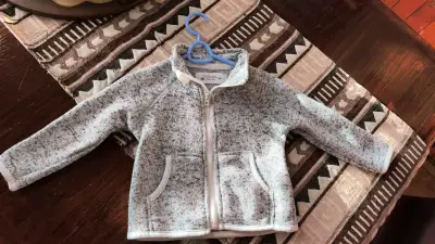 Hermosa ropa perfecta para el invierno de bebé. - miniatura 4