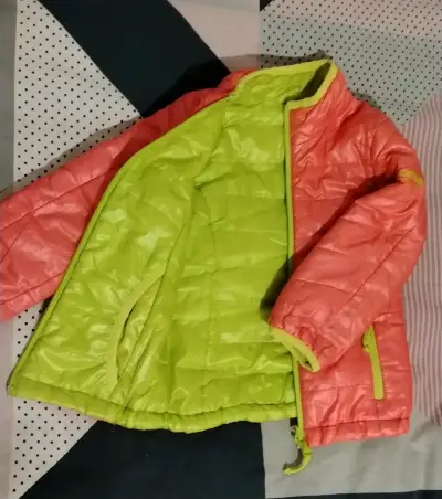 Chaqueta reversible verde y coral - miniatura 1