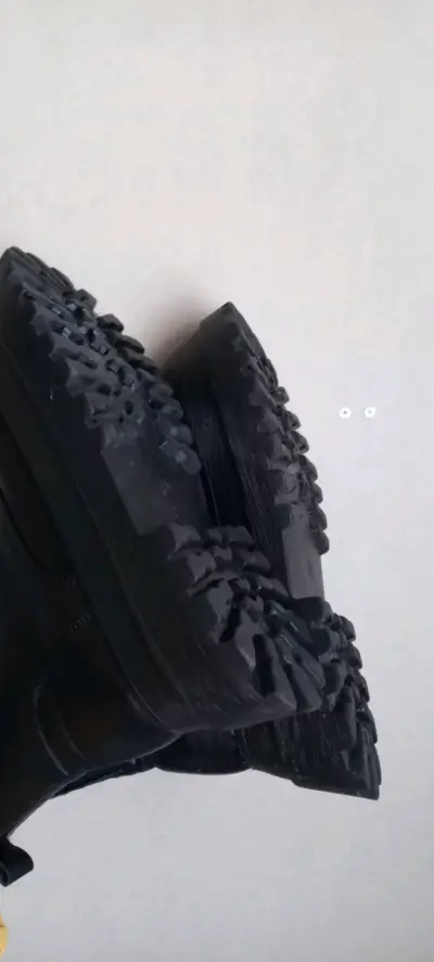 Botas negras con plataforma - miniatura 4