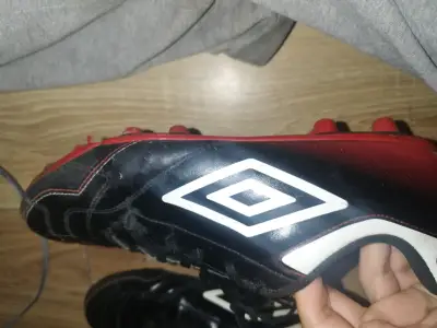 Zapatillas de fútbol negras Umbro - miniatura 2