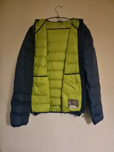 Chaqueta acolchada azul con capucha - miniatura 2