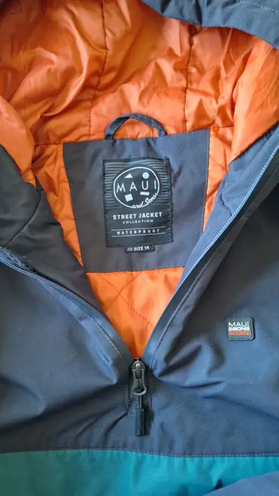 Parkas impermeable con capucha - miniatura 2