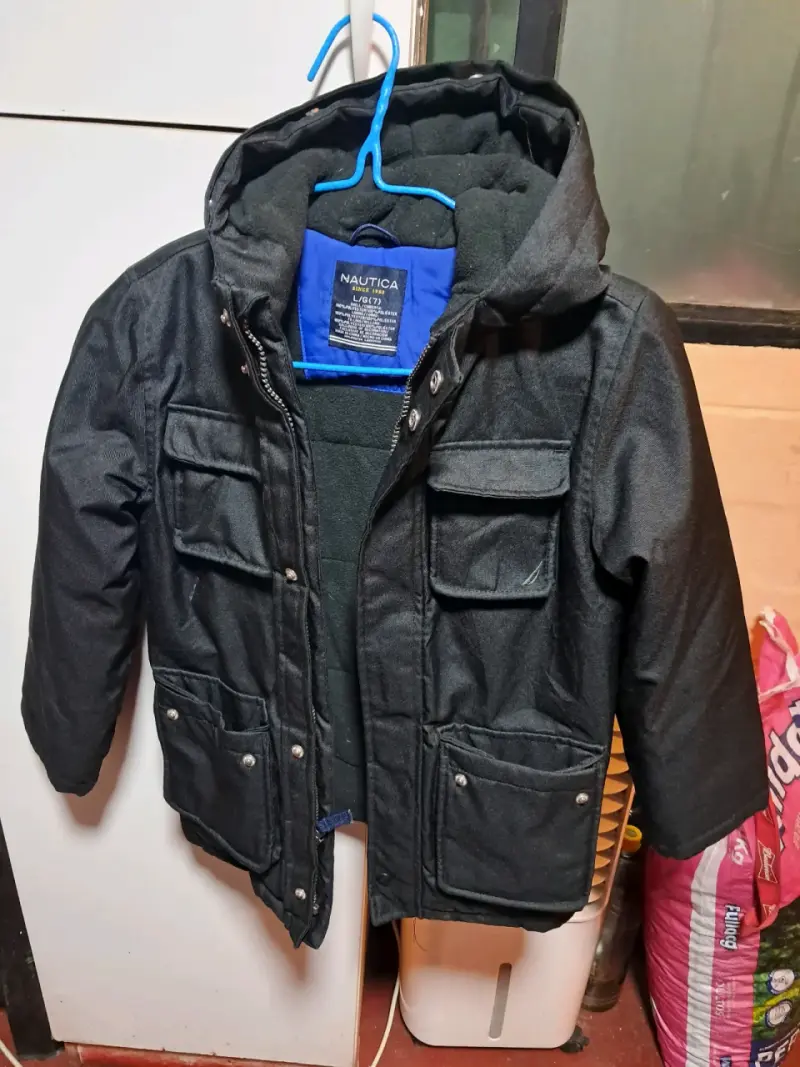 Parka negra con capucha para niño - 1