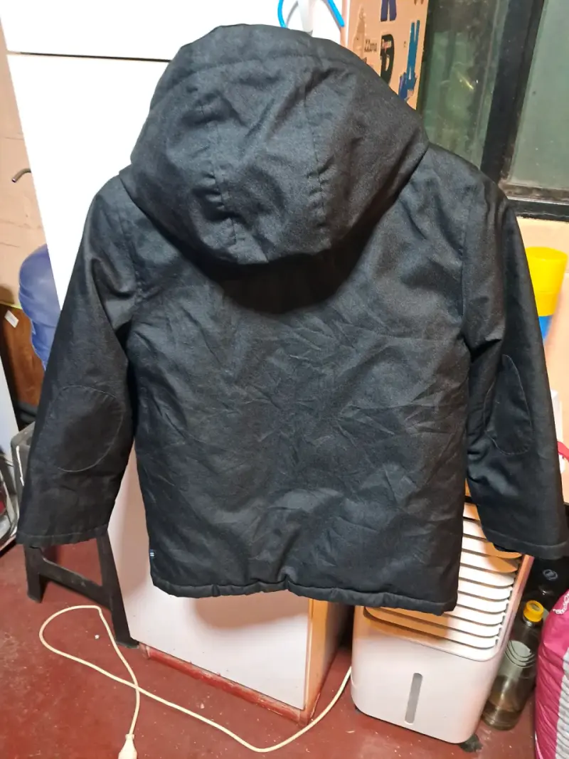 Parka negra con capucha para niño - 2