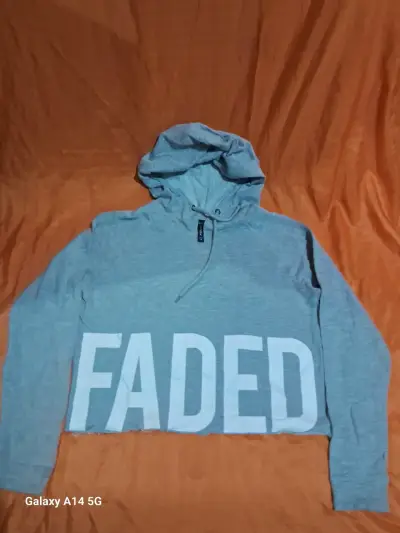 Polerón gris con capucha 'FADED' - miniatura 1