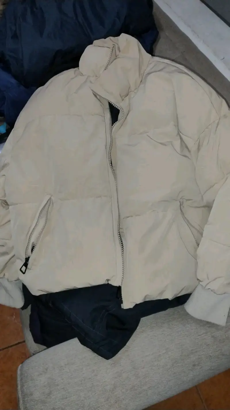 Parka negra con capucha - 3