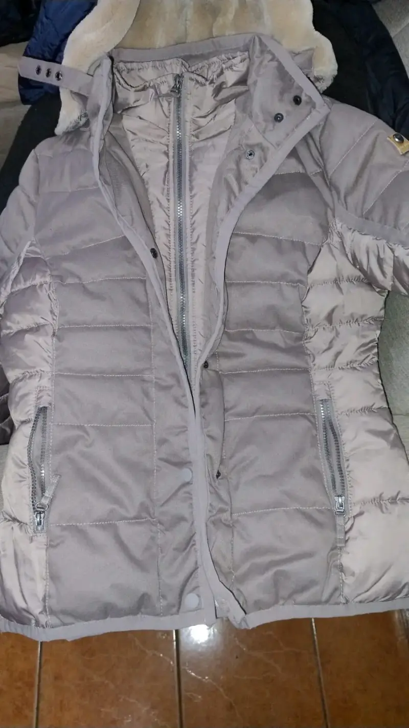 Parka negra con capucha - 4