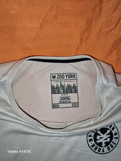 Polera gris Zoo York con estampado - miniatura 2