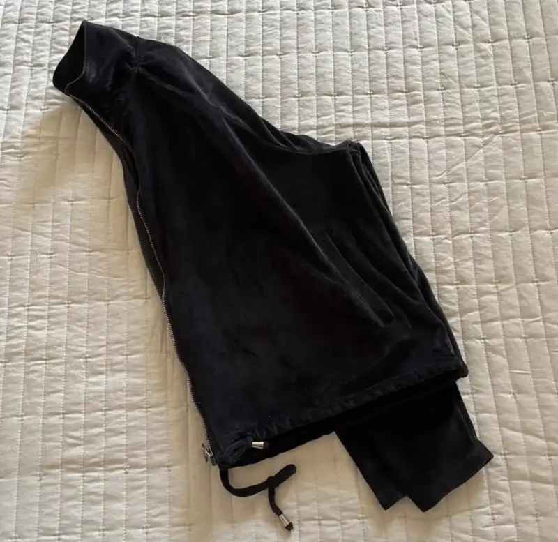 Polerón negro con cierre - 1