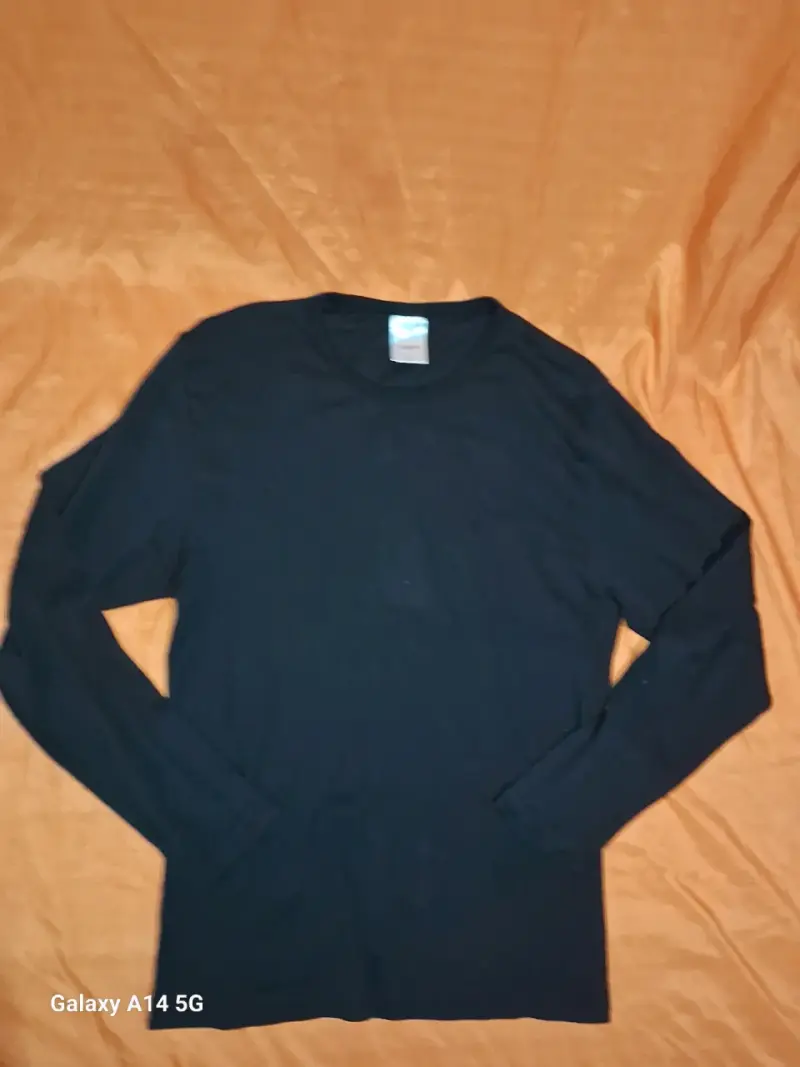 Polera negra manga larga - 1