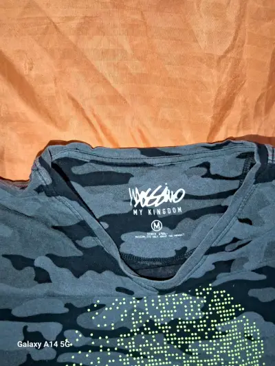 Polera camuflaje con calavera - miniatura 2