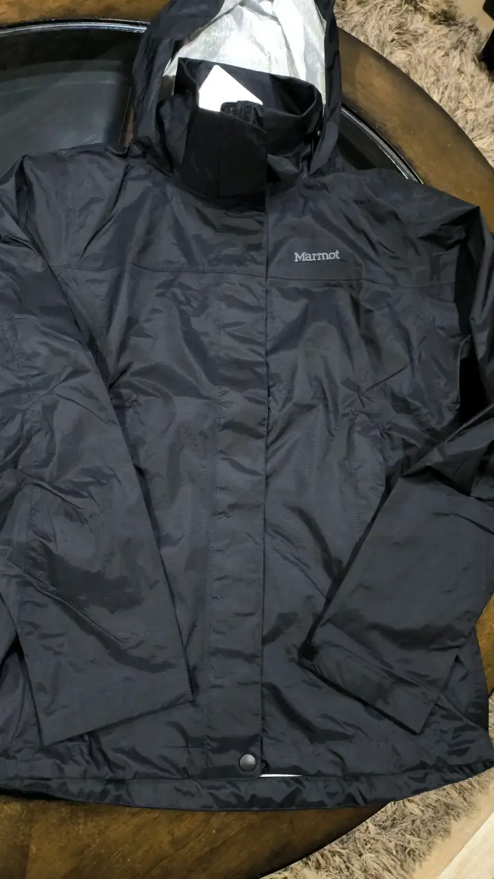 Chaqueta negra Marmot con capucha - 2