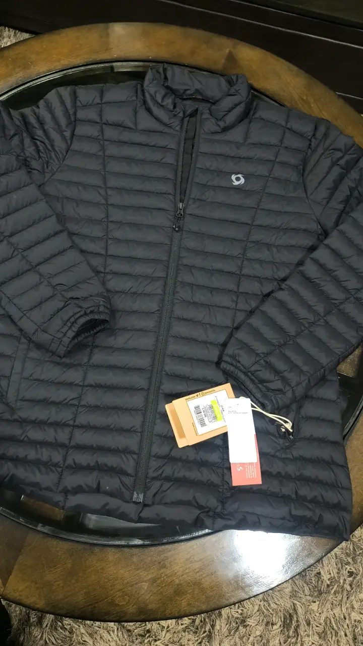 Chaqueta acolchada negra nueva