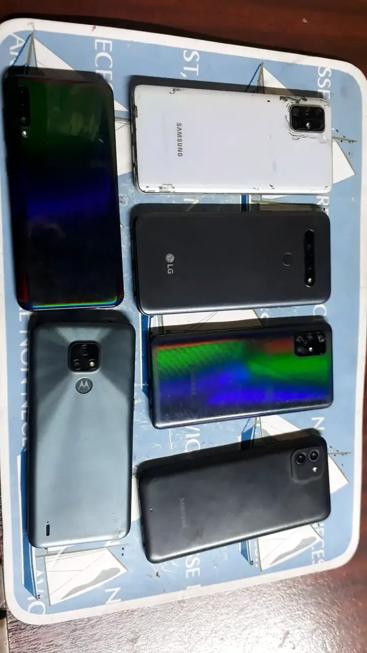Lote de celulares usados