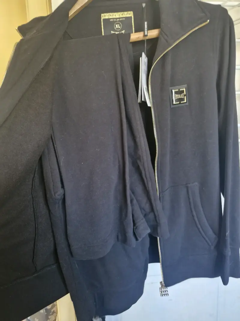 Buzo negro Everlast XL - 2
