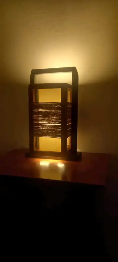 Lámpara de mesa decorativa - miniatura 4