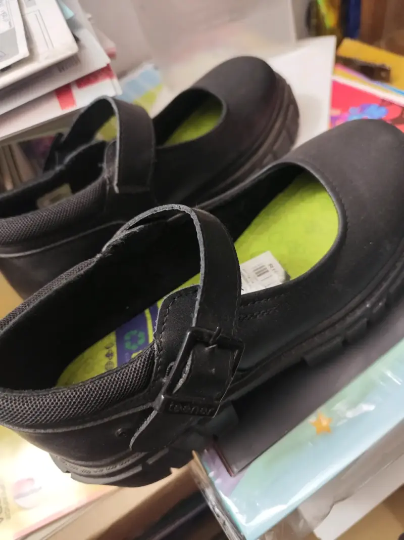 Zapatos escolares negros para niña - 1