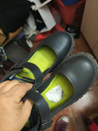 Zapatos escolares negros para niña - miniatura 3