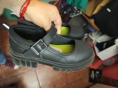Zapatos escolares negros para niña - miniatura 4