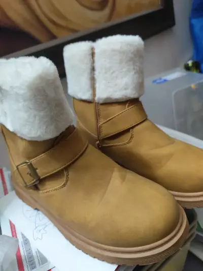 Botas abrigadas con forro de felpa - miniatura 1
