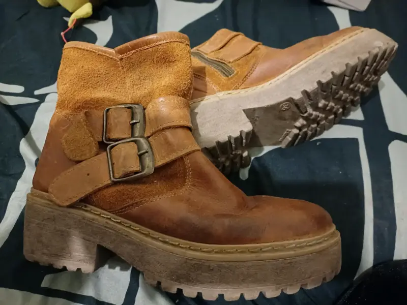 Botines de cuero marrón