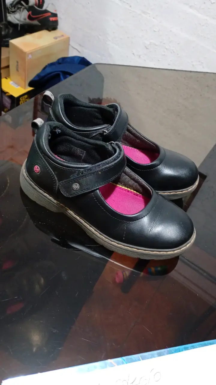 Zapatos escolares negros - 2
