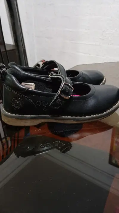 Zapatos escolares negros - miniatura 4
