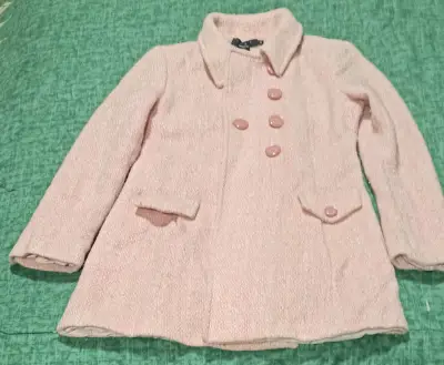Abrigo rosa botones - miniatura 2