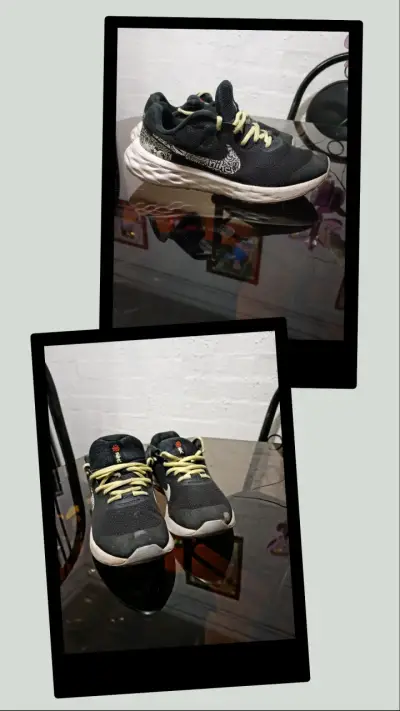 Zapatillas deportivas blancas con velcro - miniatura 3