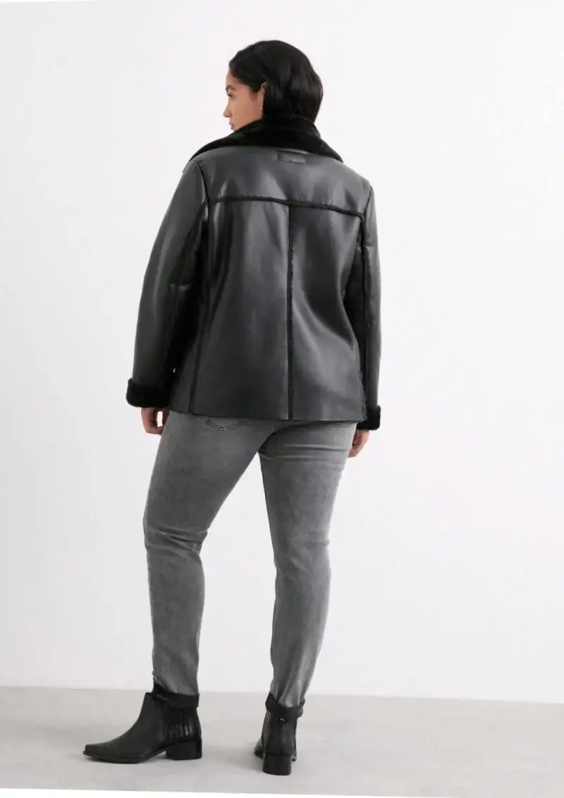 Chaqueta negra con forro de piel - 2