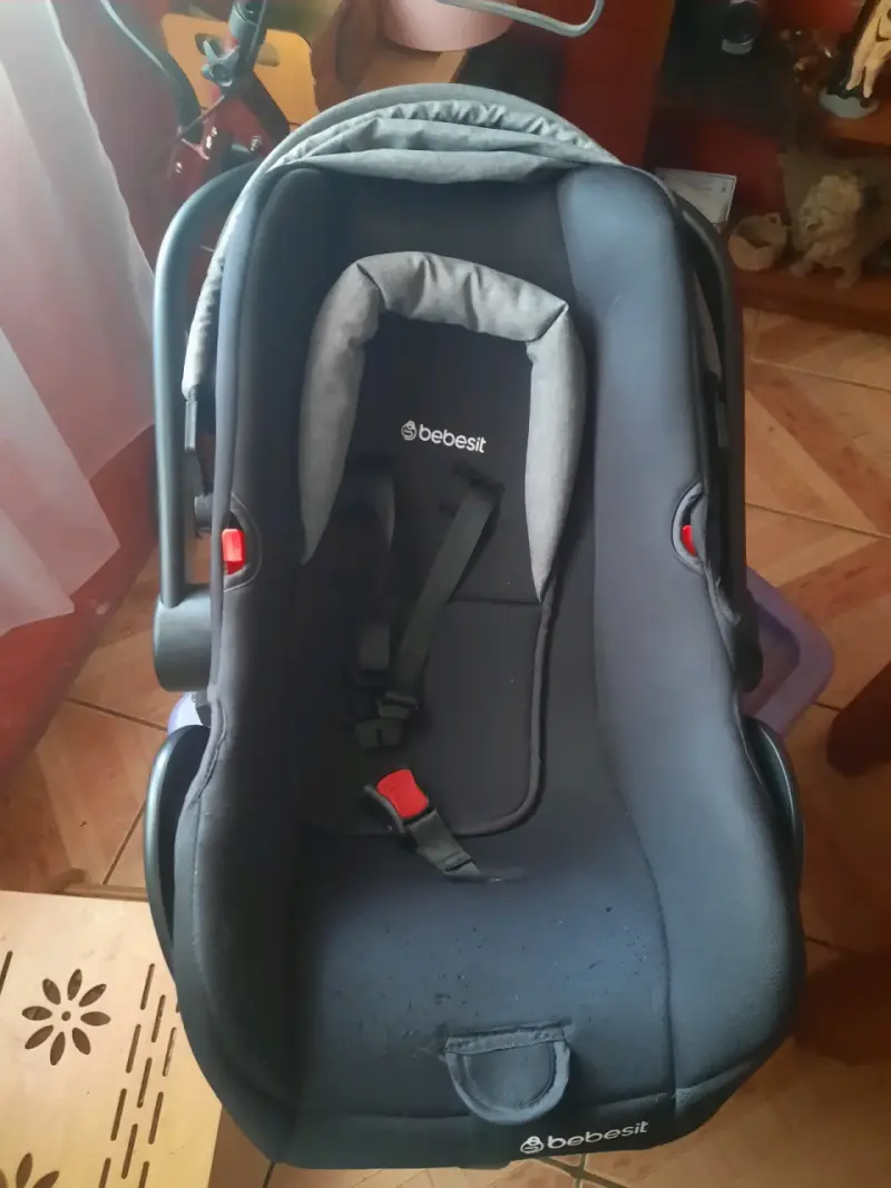 Silla de auto Bebesit negra - 1