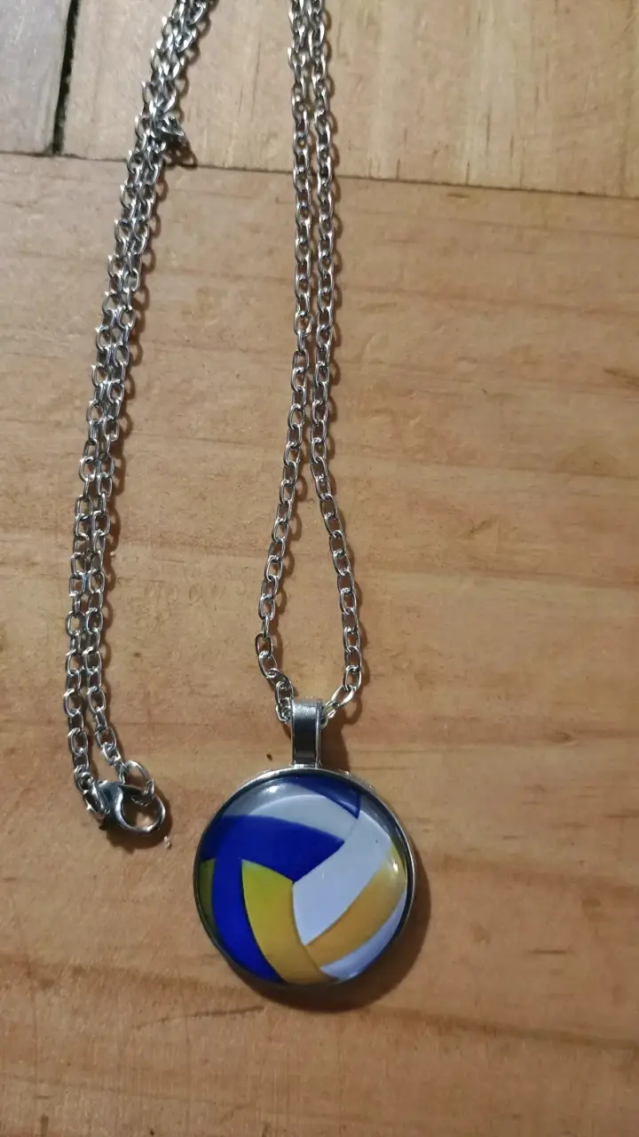 Collar con colgante de voleibol - 1