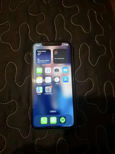 Iphone 11 en buen estado - miniatura 1